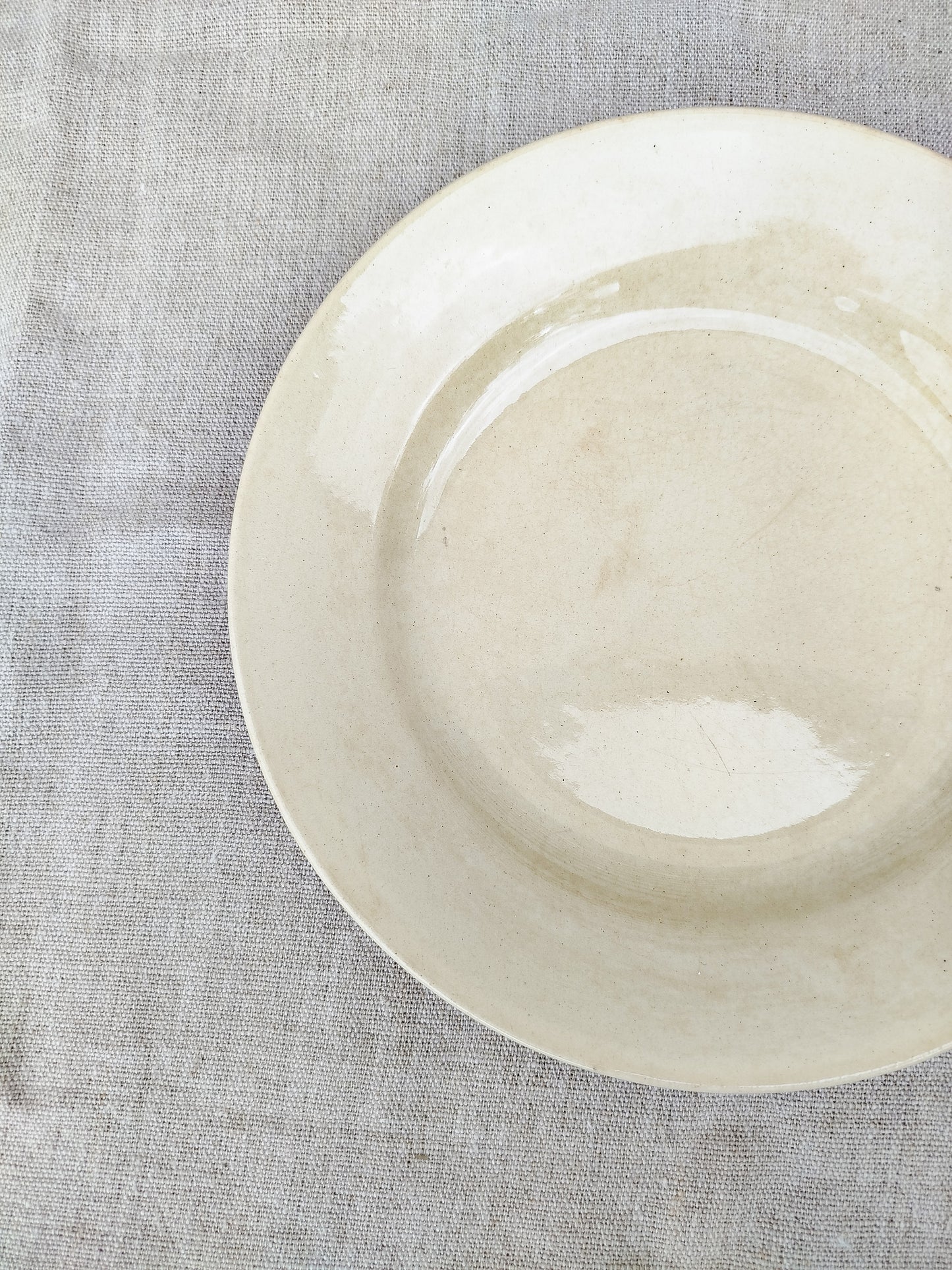 Assiette en faïence de Gien