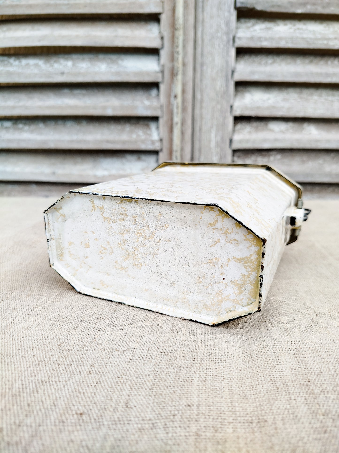 Boîte à casse-croûte émaillée