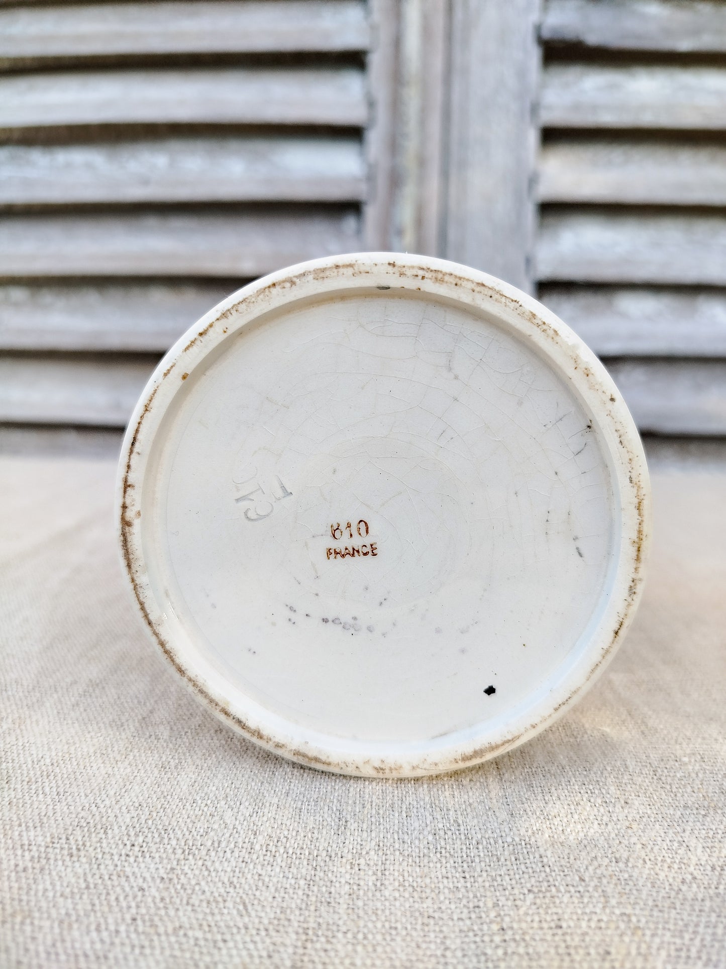 Pot en faïence blanche