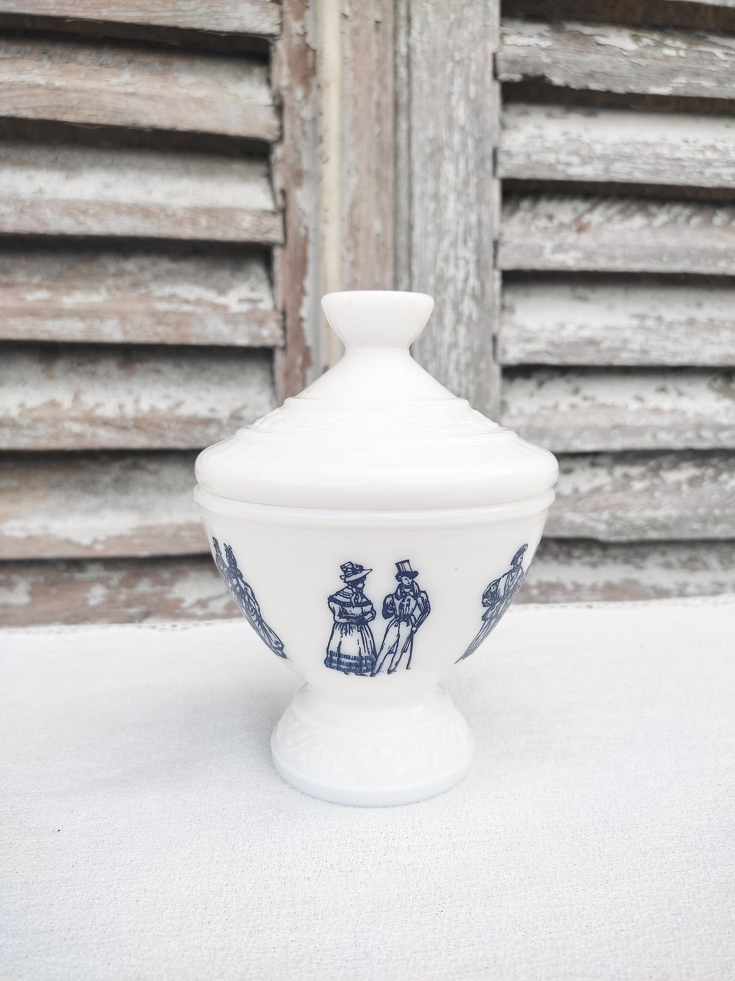 Bonbonnière en opaline
