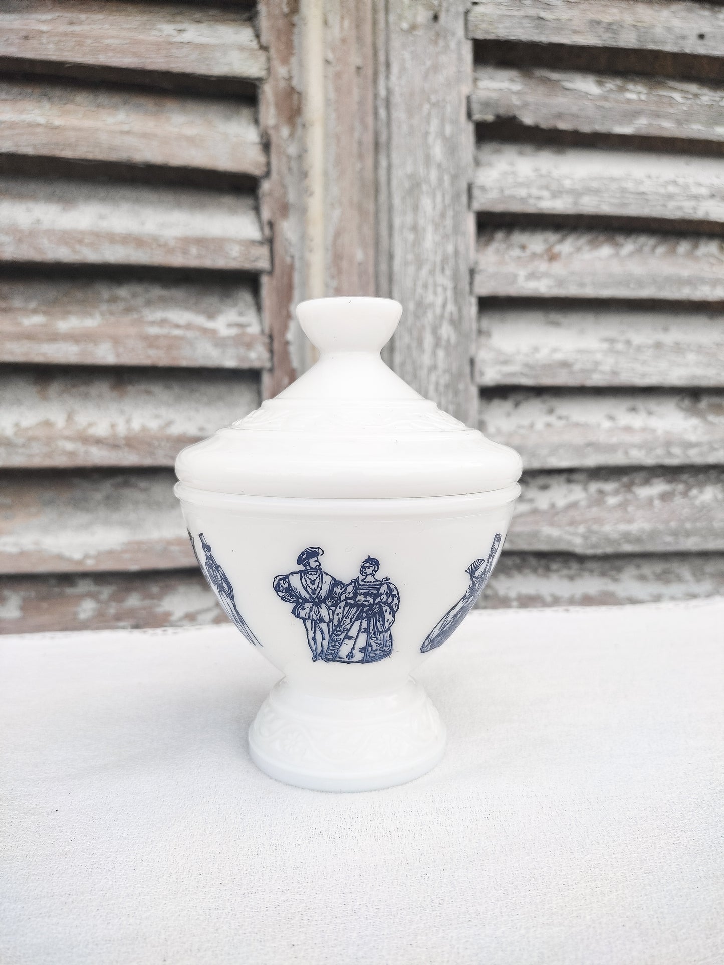 Bonbonnière en opaline