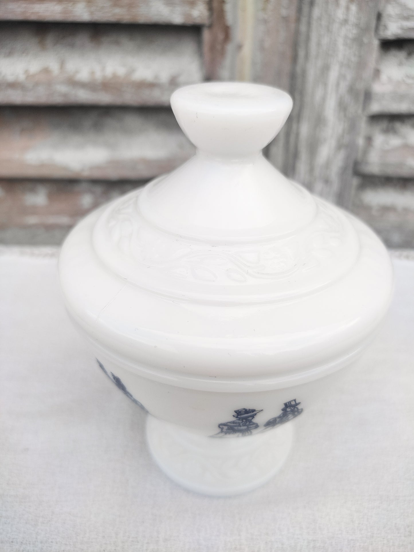 Bonbonnière en opaline
