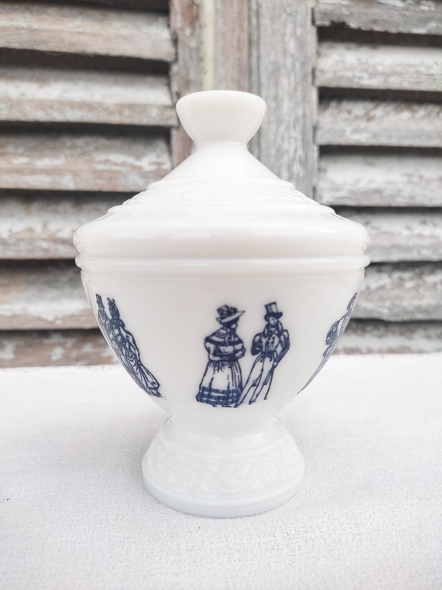 Bonbonnière en opaline