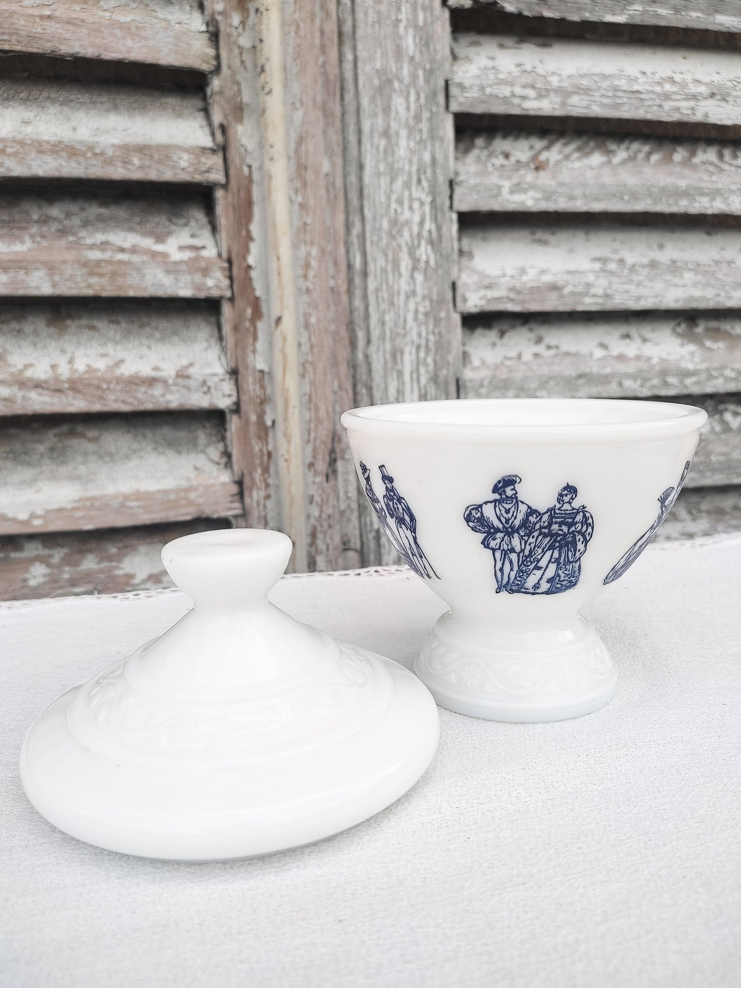 Bonbonnière en opaline