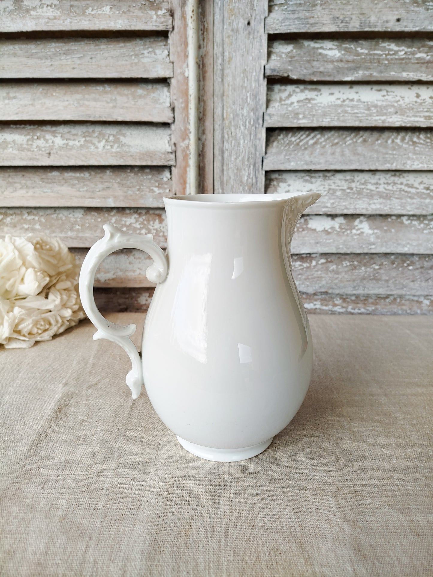 Pichet en porcelaine