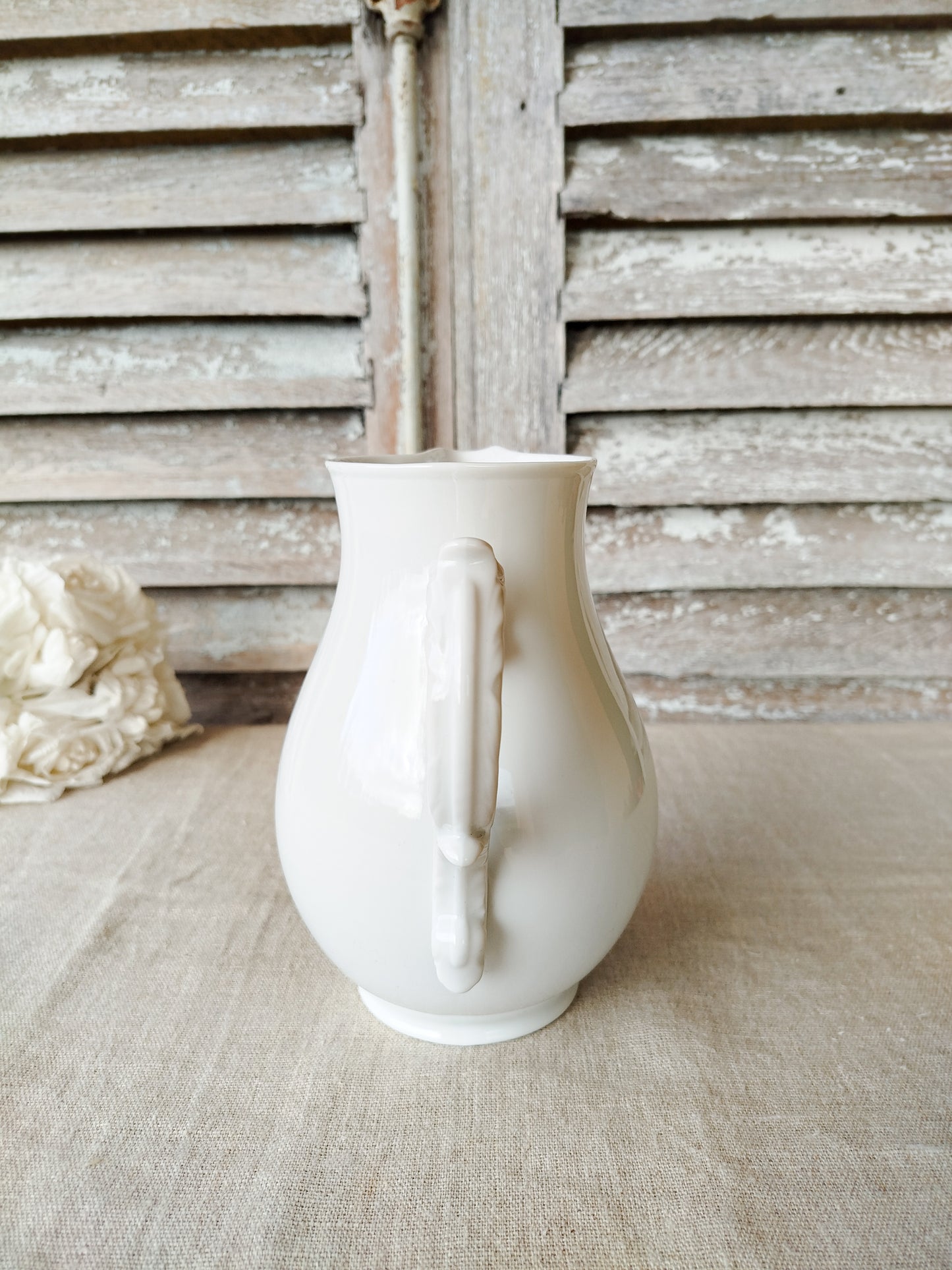 Pichet en porcelaine