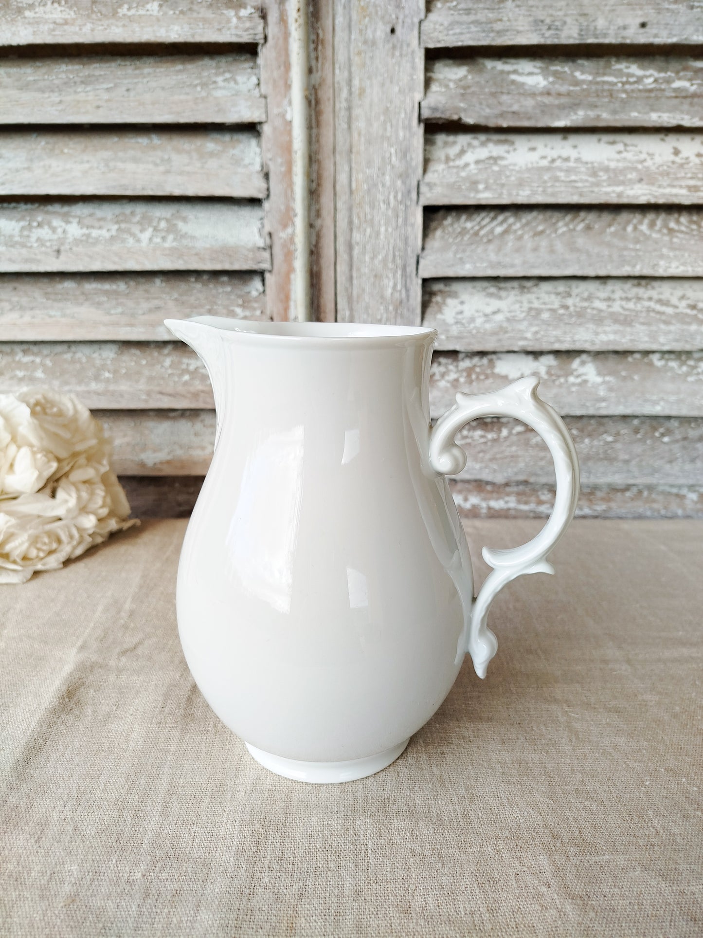 Pichet en porcelaine