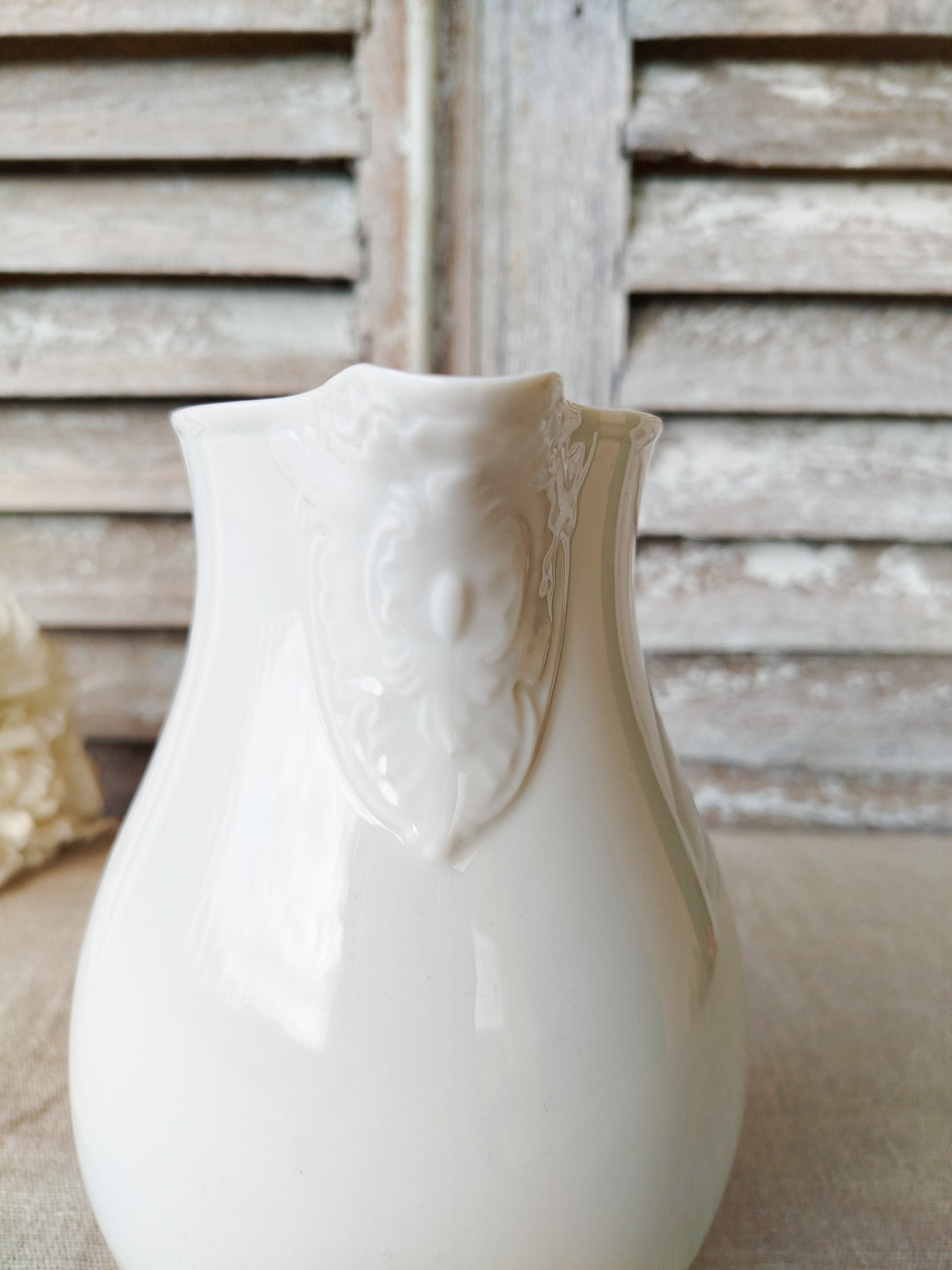 Pichet en porcelaine