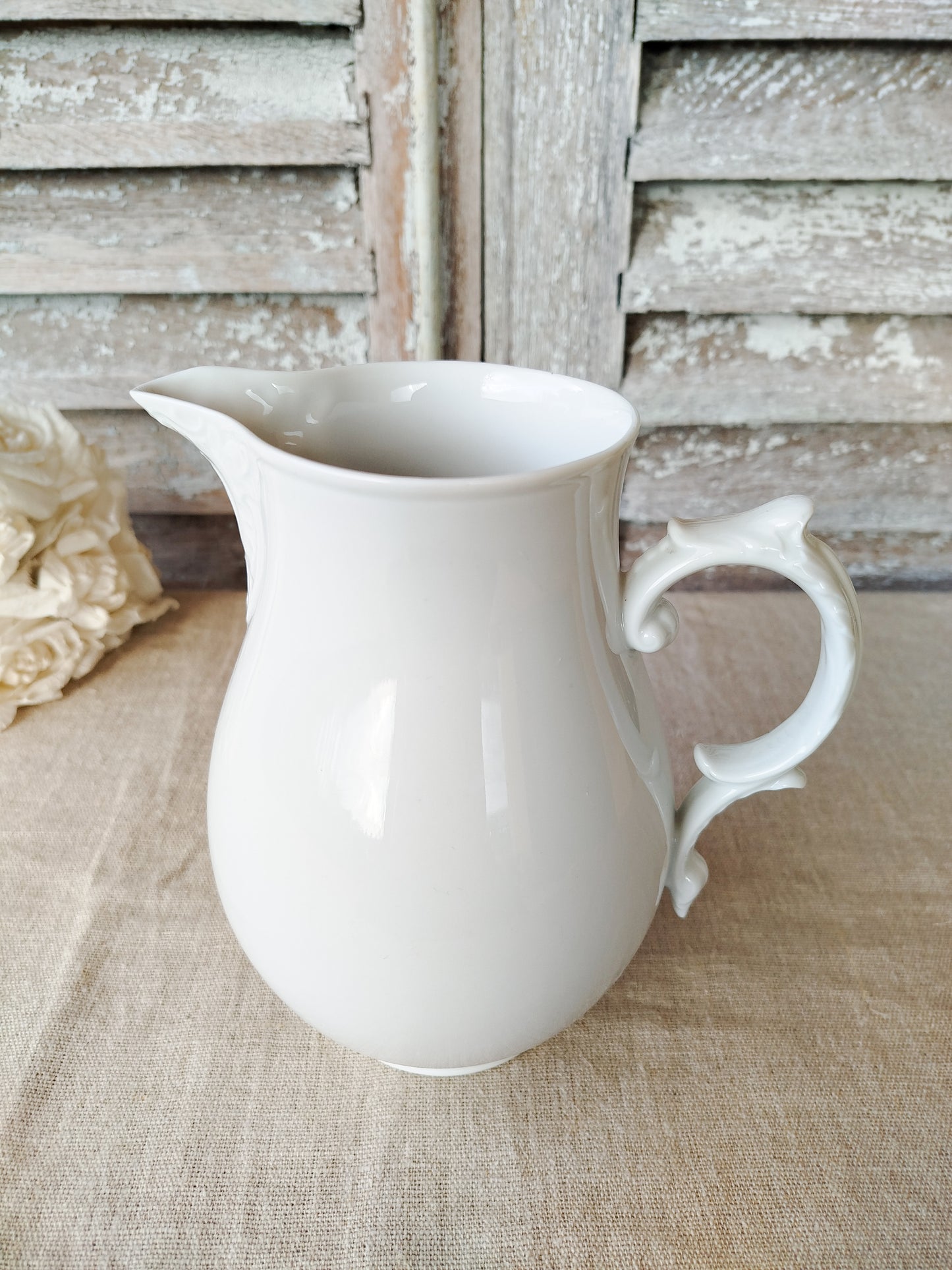 Pichet en porcelaine