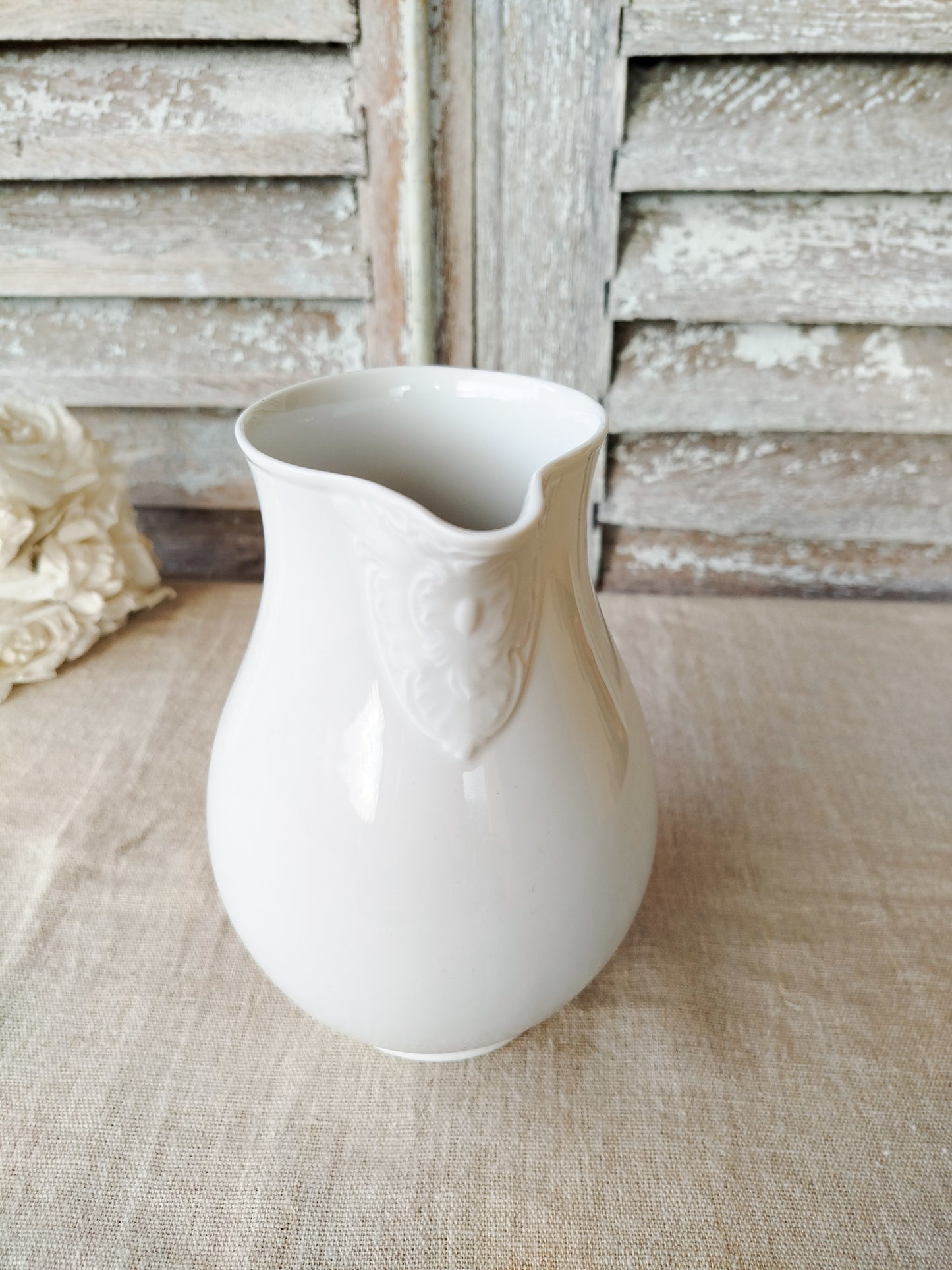 Pichet en porcelaine