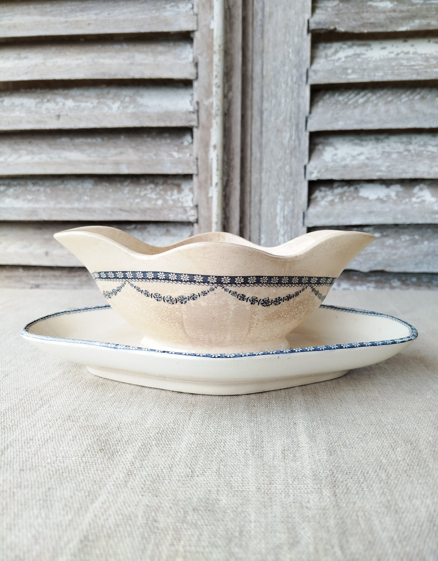 Saucière patinée Salins