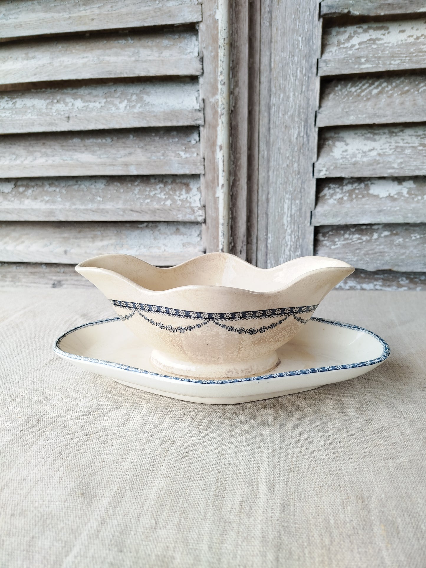 Saucière patinée Salins