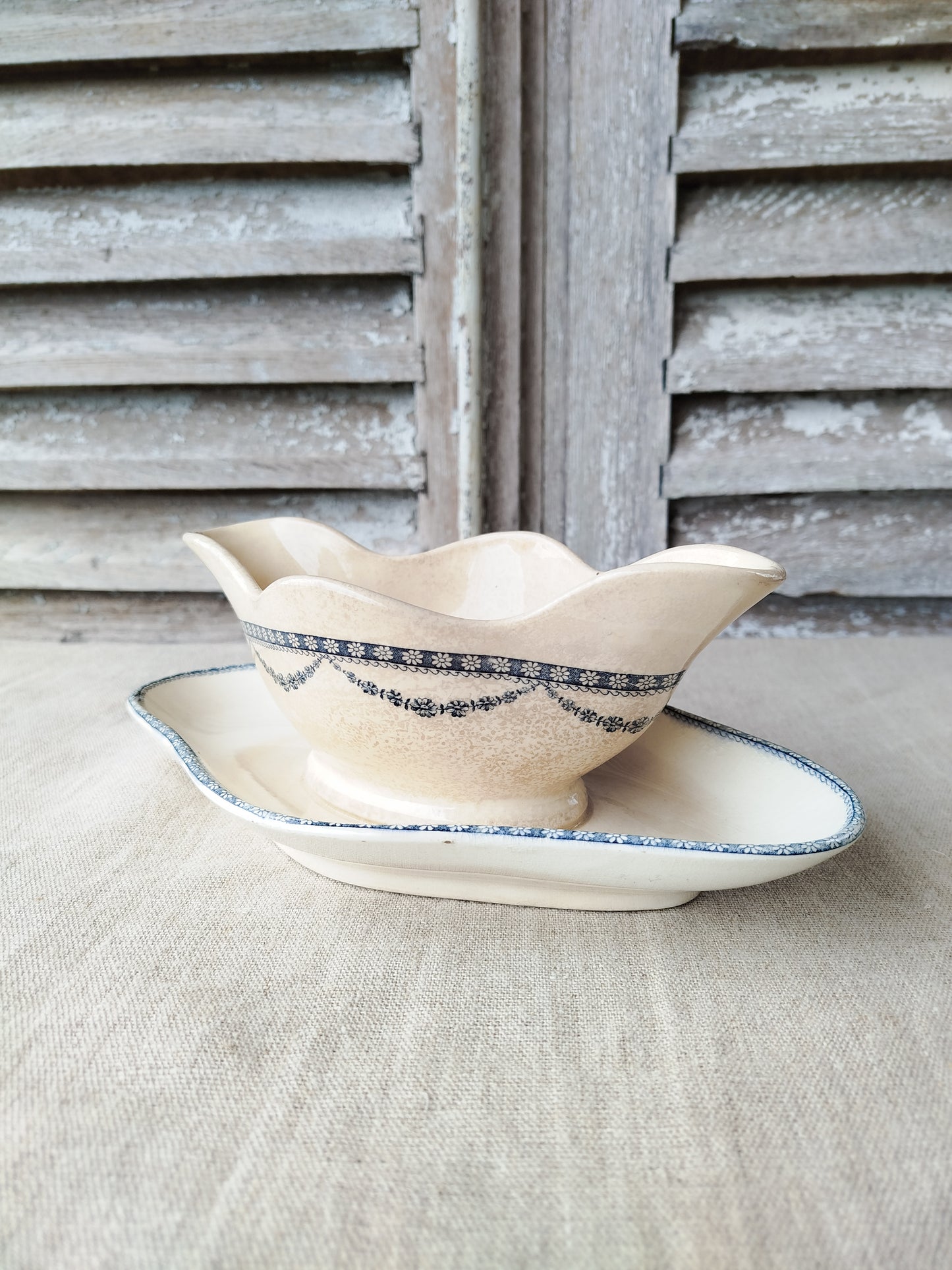 Saucière patinée Salins