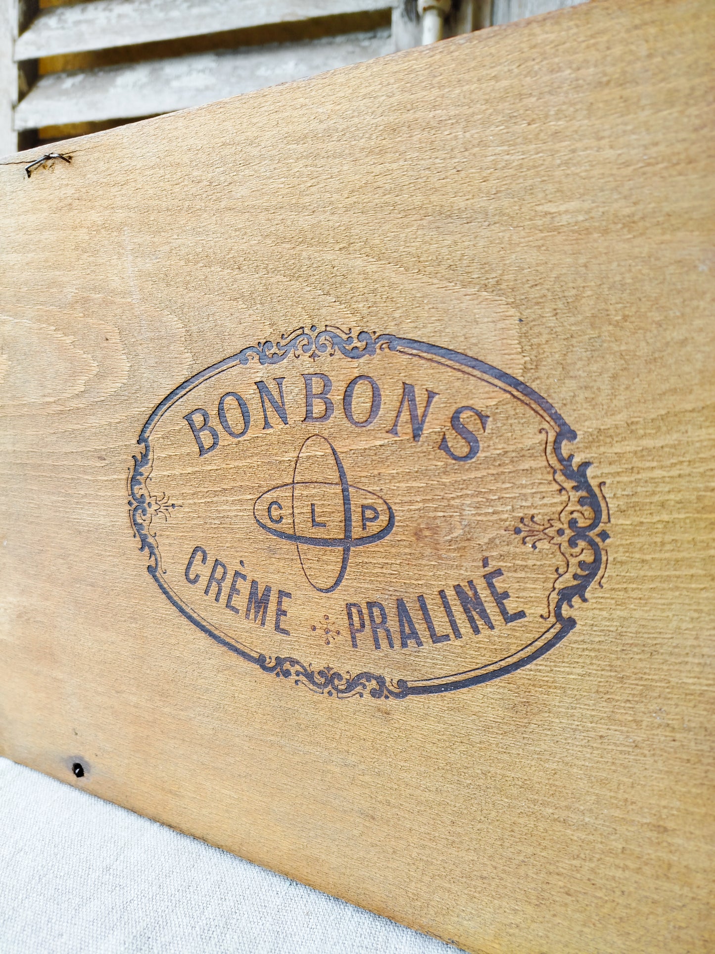 Boîte à bonbons ancienne