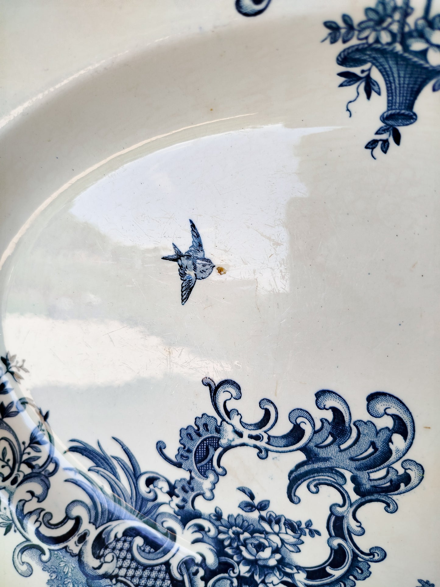 Plat en terre de fer • Boch Keramis
