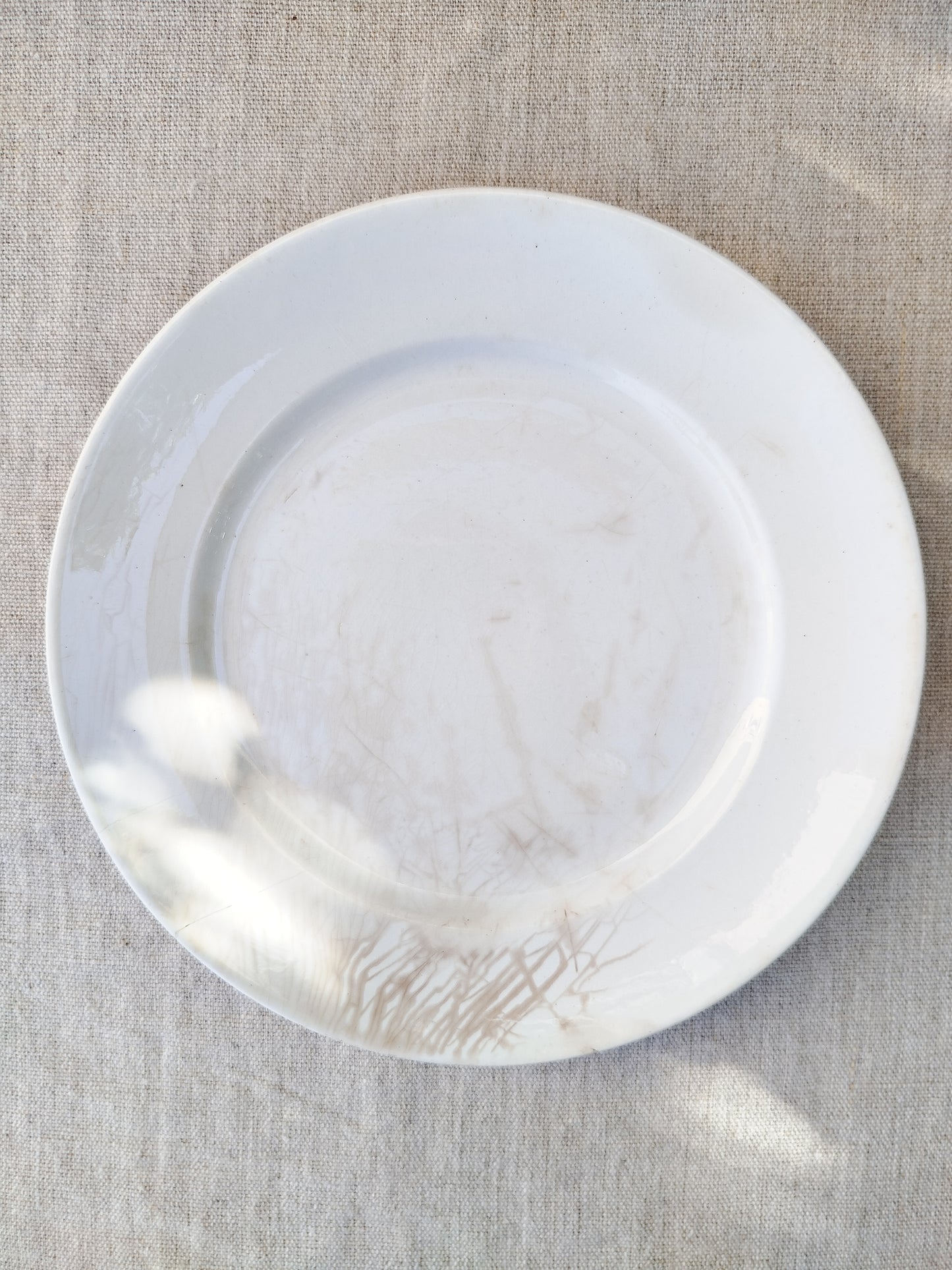 Assiettes blanches patinées x4