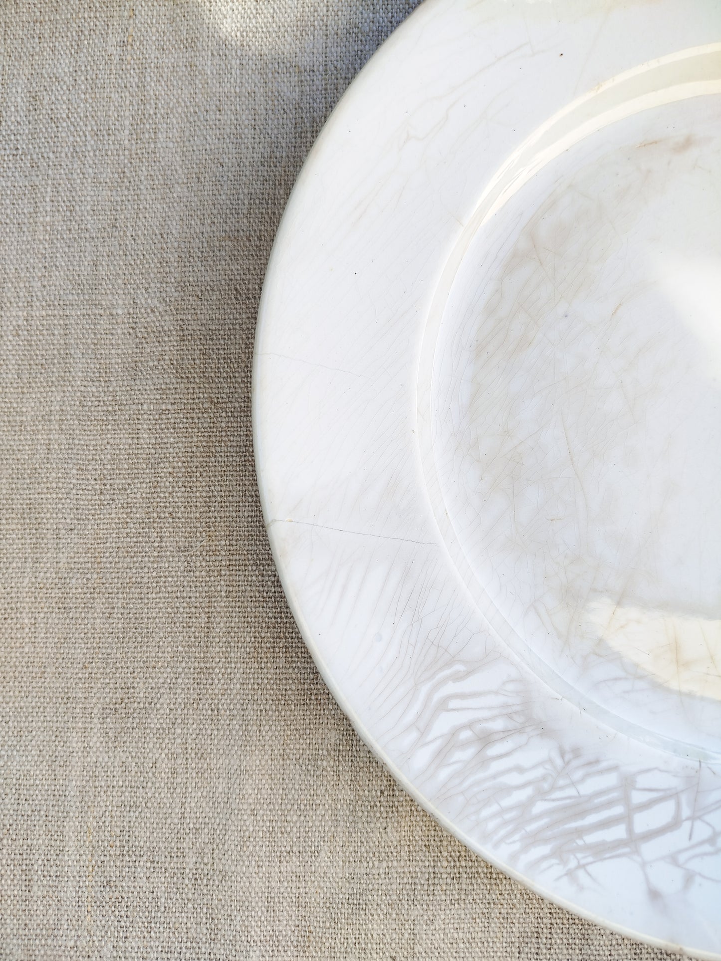 Assiettes blanches patinées x4
