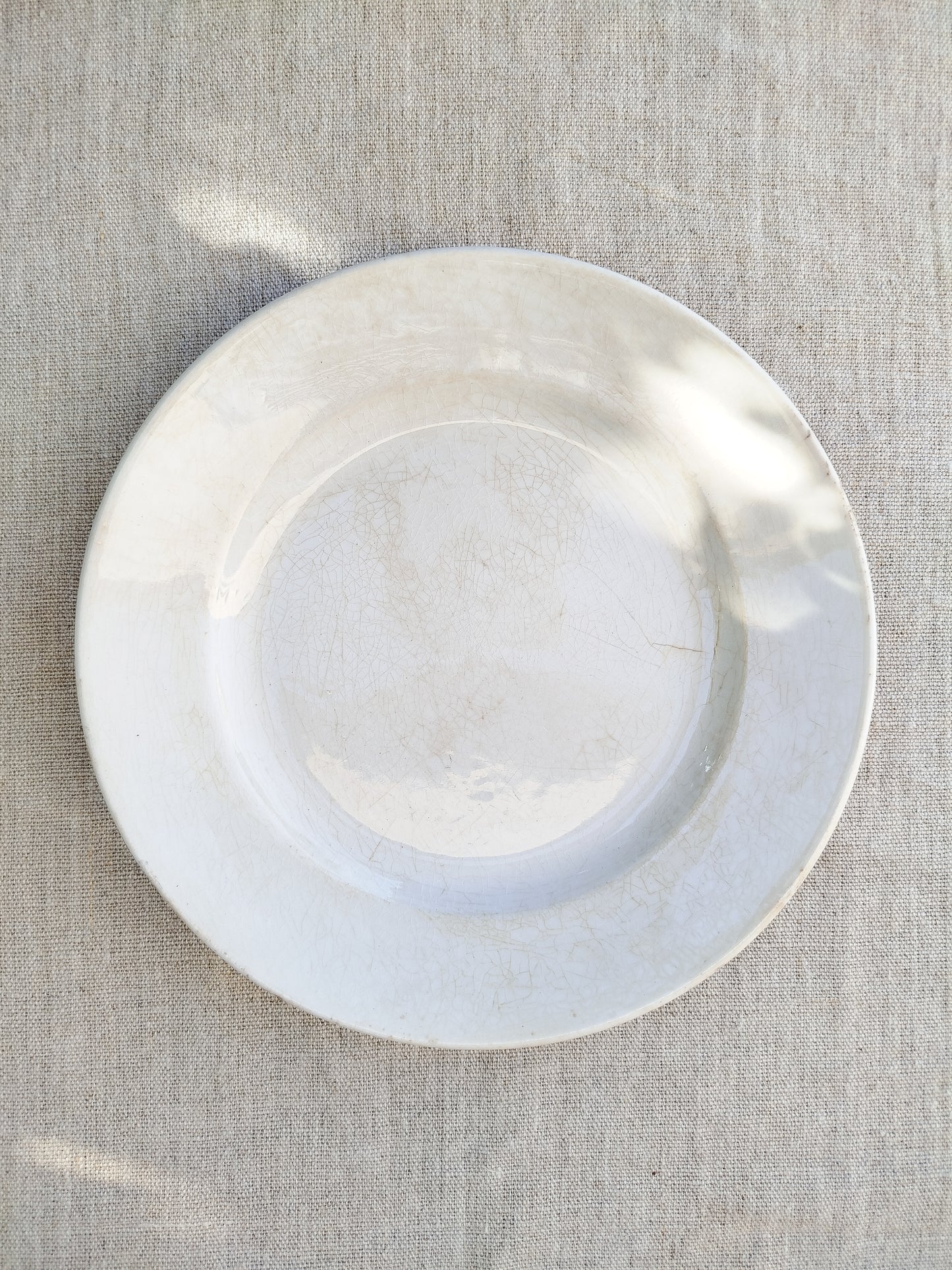 Assiettes blanches patinées x4