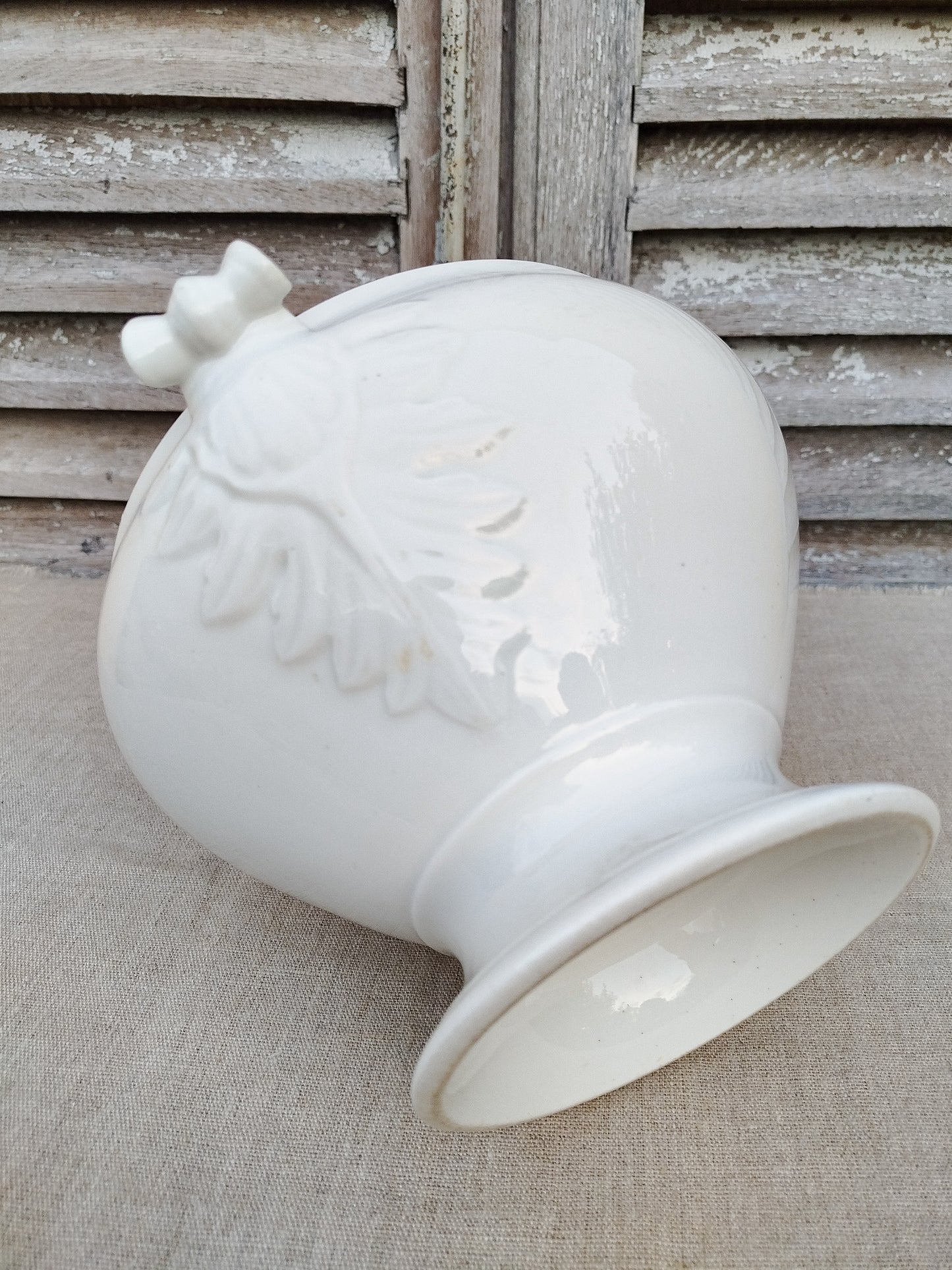 Soupière antique en porcelaine