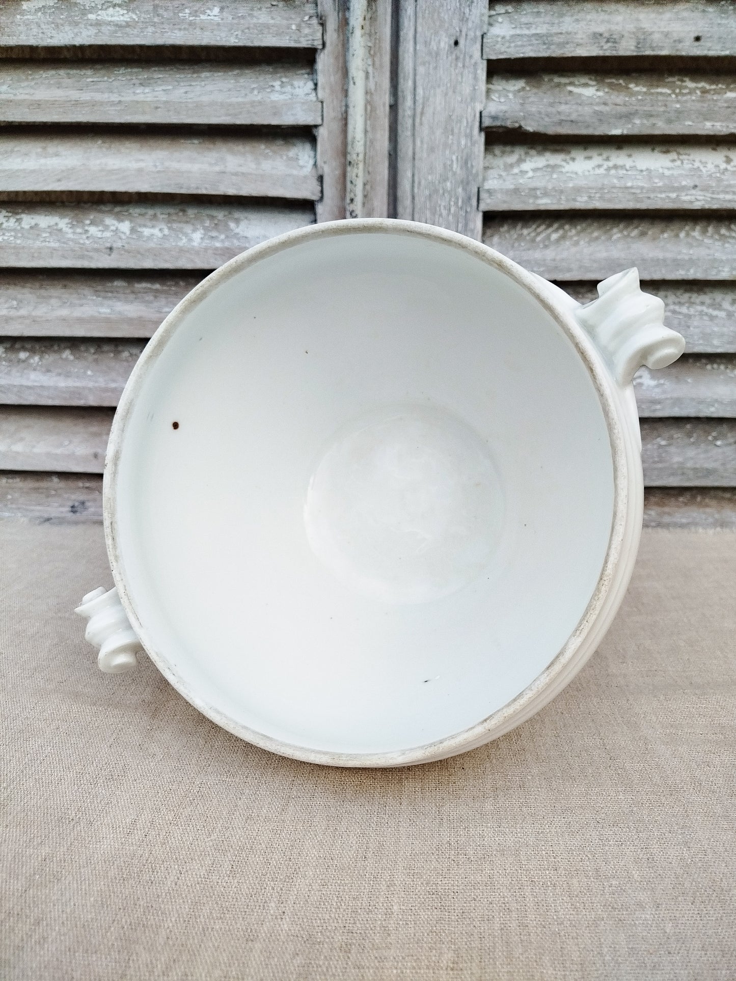 Soupière antique en porcelaine