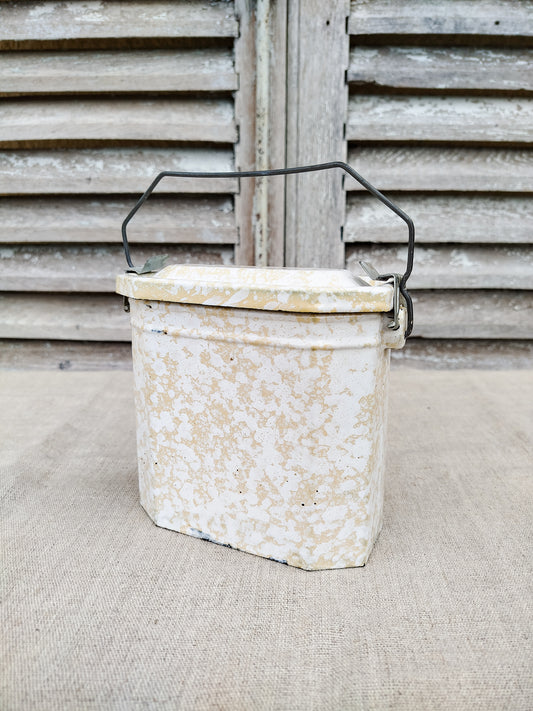 Boîte à casse-croûte émaillée