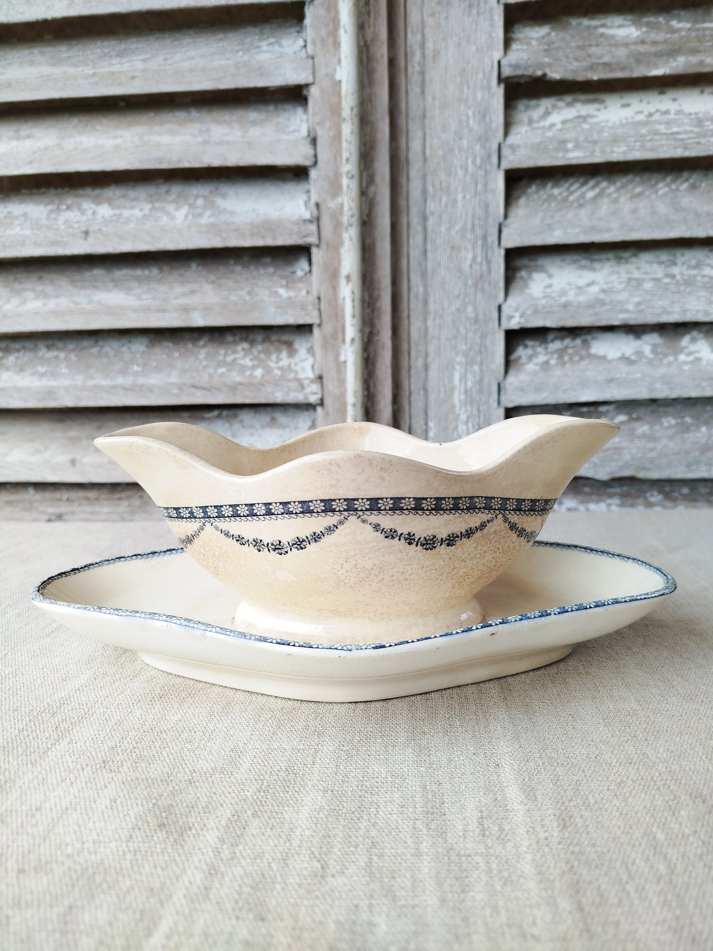 Saucière patinée Salins