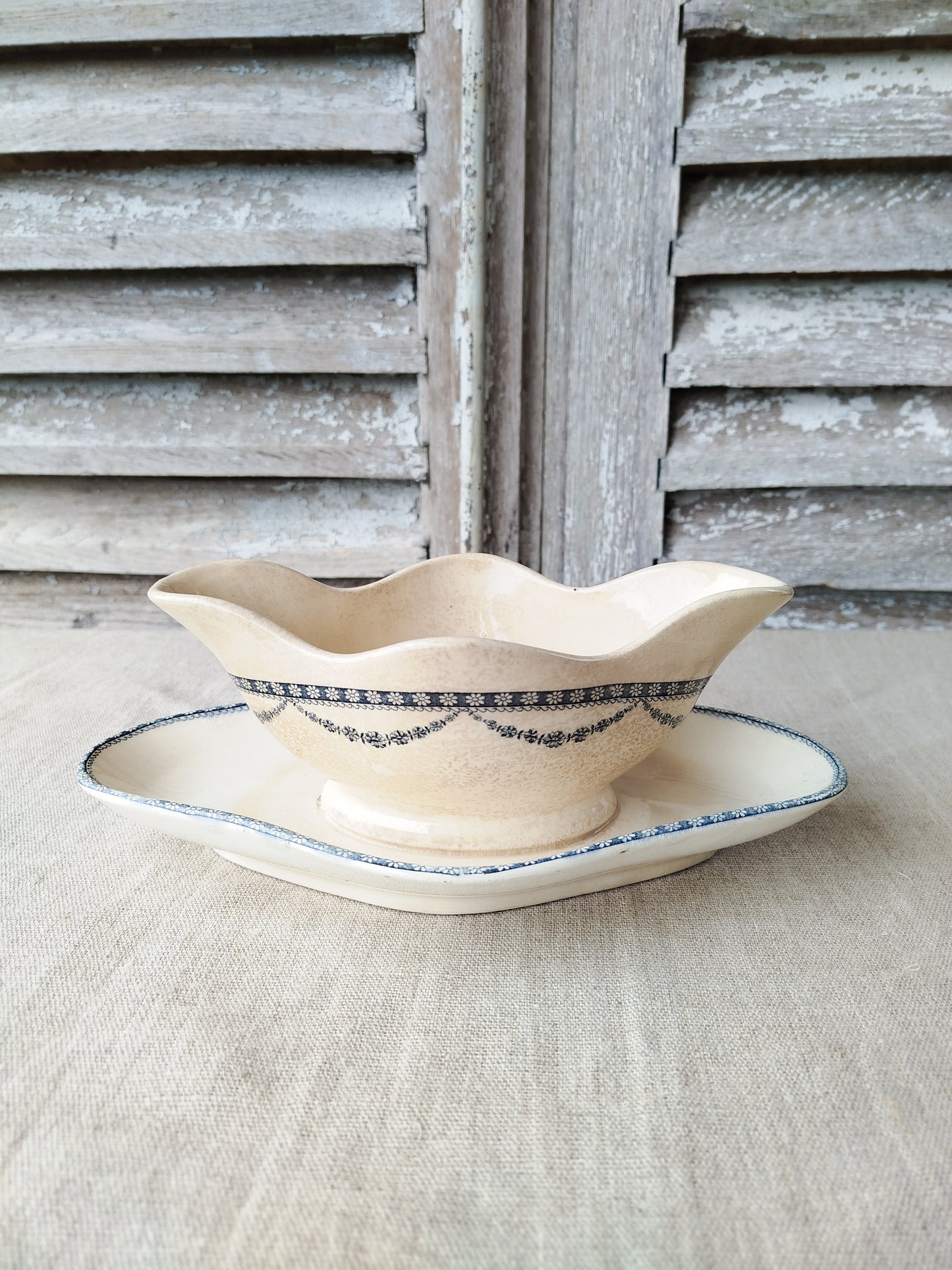 Saucière patinée Salins