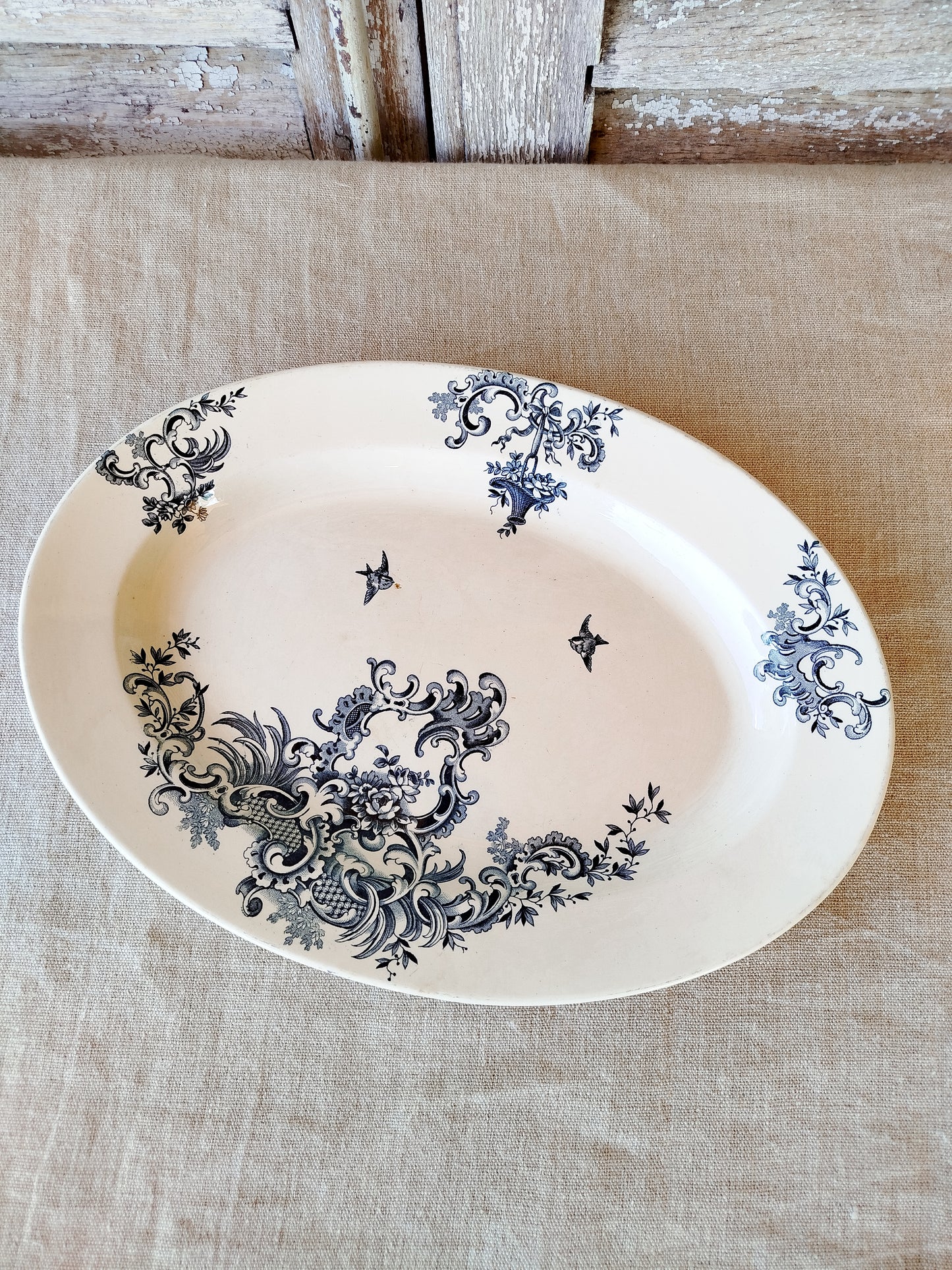 Plat en terre de fer • Boch Keramis